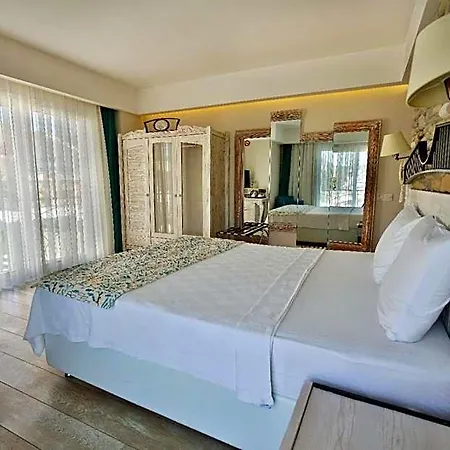 Hotel Dedeminn Marina 3*