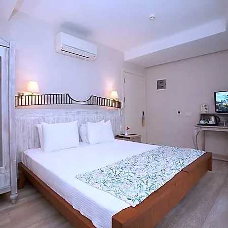 Dedeminn Marina Hotel