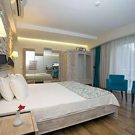 Dedeminn Marina Szálloda 3*